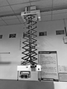 國網江蘇電力自主研發智能帶電檢測機器人 推動網絡技術研發的新突破